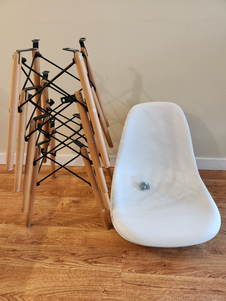 Set of 4 White Dining Chairs (currently disassembled) - photo 5