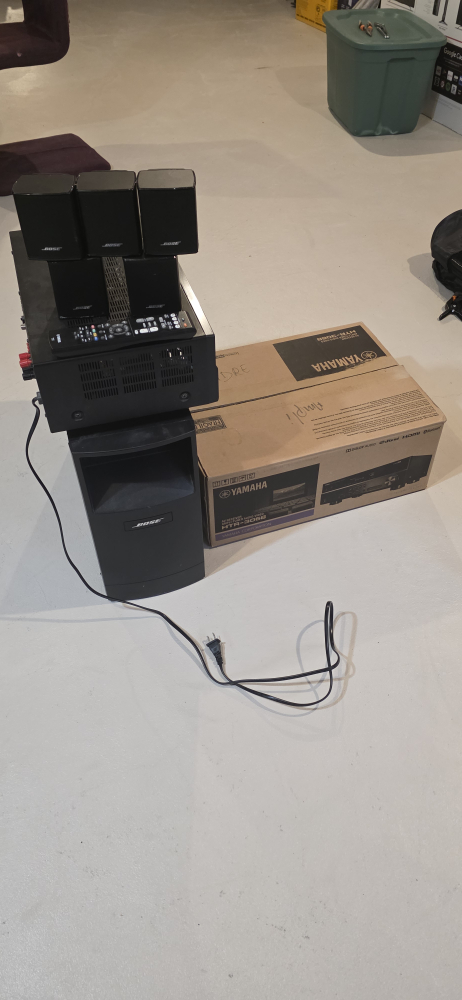 Yamaha HTR-3066 AV Receiver with Bose Speakers - photo 2