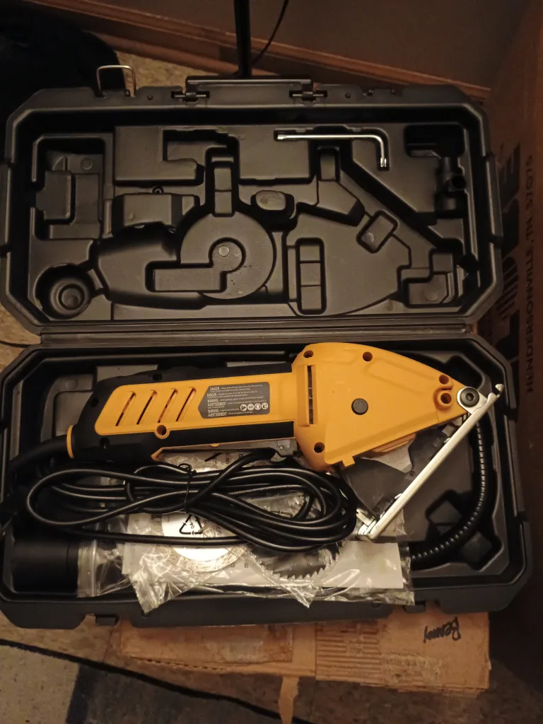Rockwell VersaCut RK3440K Mini Circular Saw thumbnail