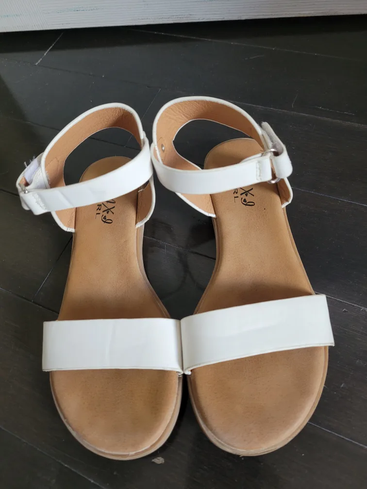 Taxi Girl White Sandals - Size 4 image indicator(2)