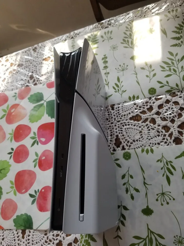 PS5 Slim Disc Spiderman 2 Edition Console Bundle image indicator(4)