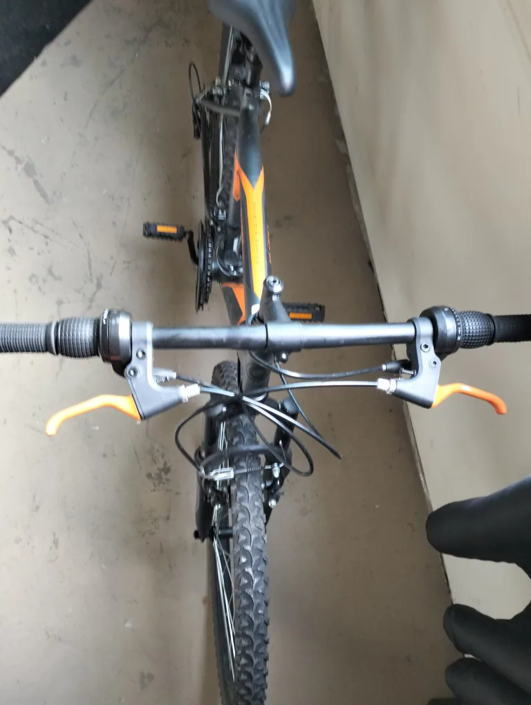 Avigo Ultra 26 Mountain Bike - Great Condition! image indicator(5)