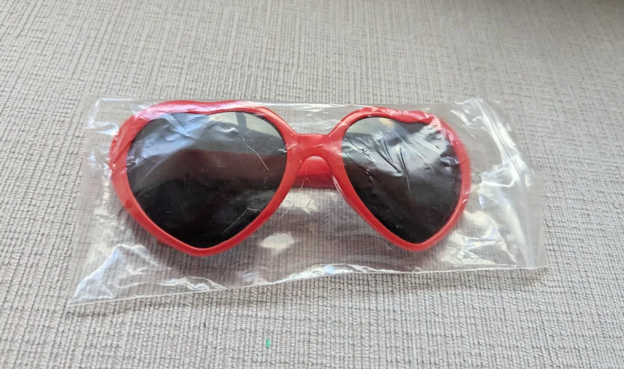 Brand New Red Heart-Shaped Sunglasses (Taylor Swift 22) thumbnail