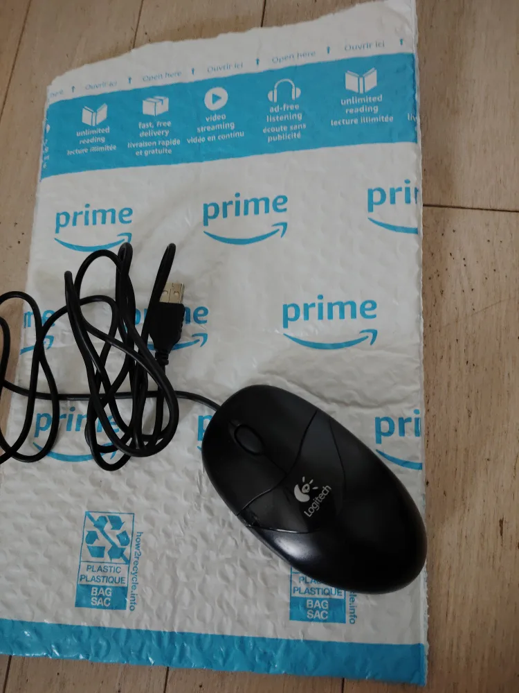 Logitech Black Wired Mouse thumbnail