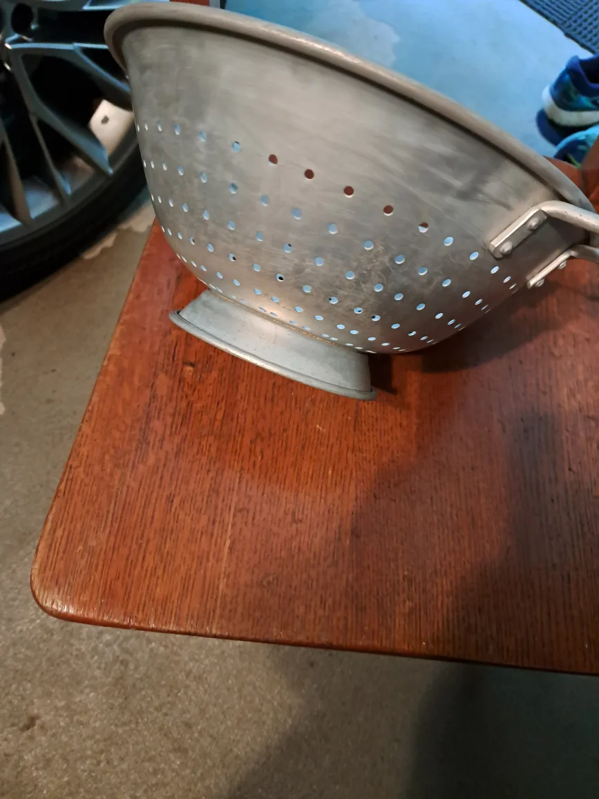 Vintage Aluminum Colander image indicator(2)