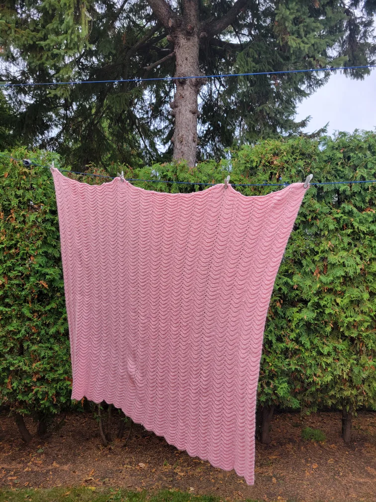 Pink Knitted Blanket. picnic Blankets thumbnail