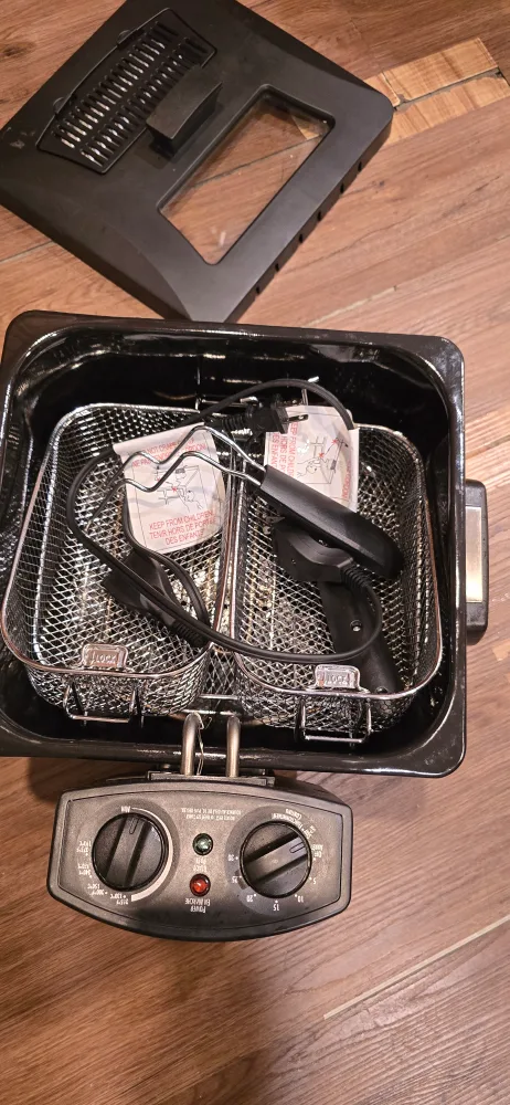 Deep Fryer with Baskets image indicator(5)