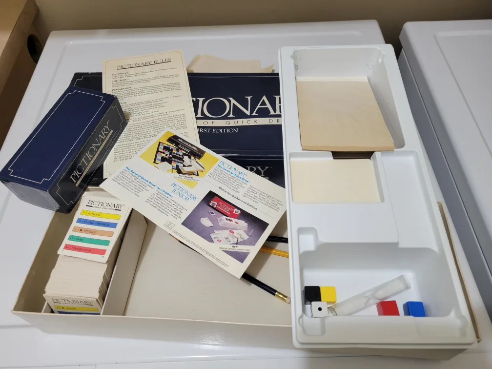 Pictionary First Edition Board Game image indicator(2)