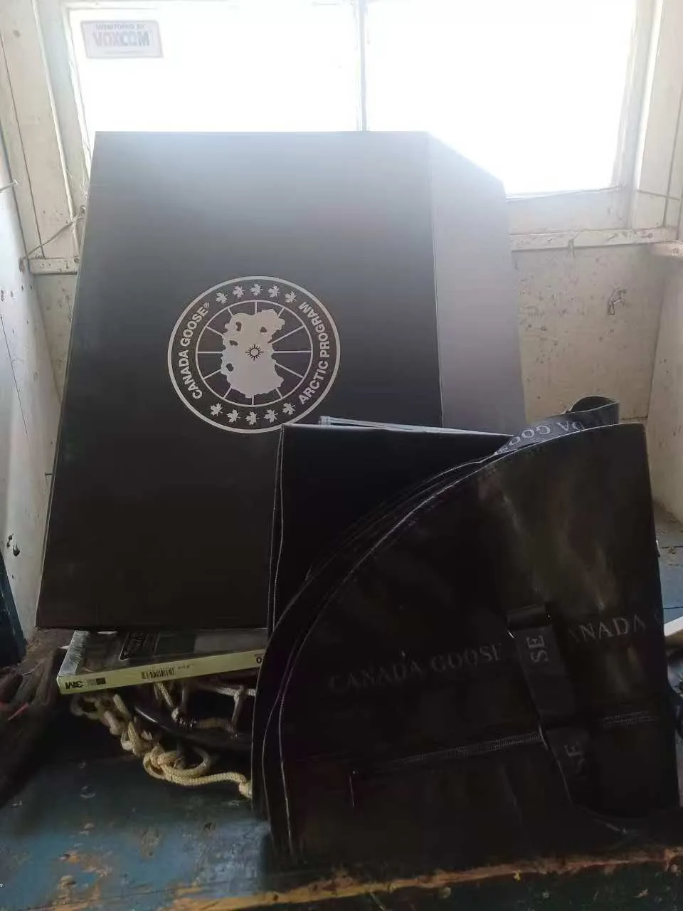 Canada Goose Box & Garment Bag thumbnail