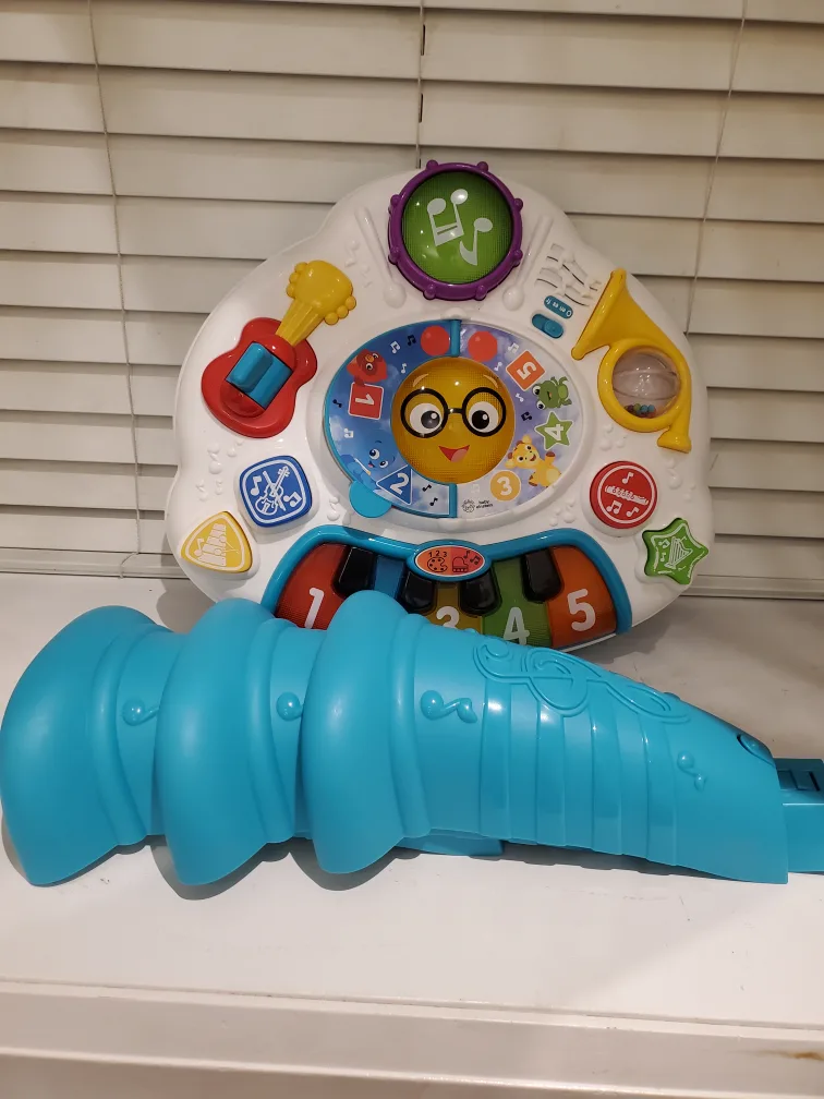 Baby Einstein Discovering Music Activity Table image indicator(3)