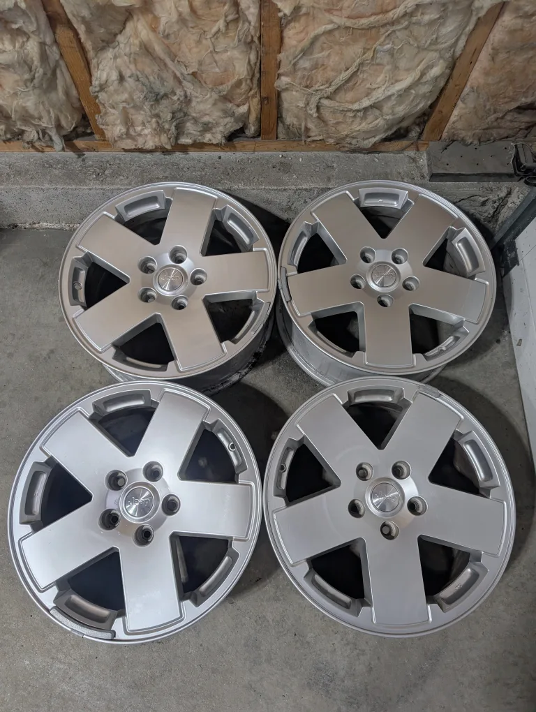 (4)-18 Inch Jeep Alloy Rims 5x127