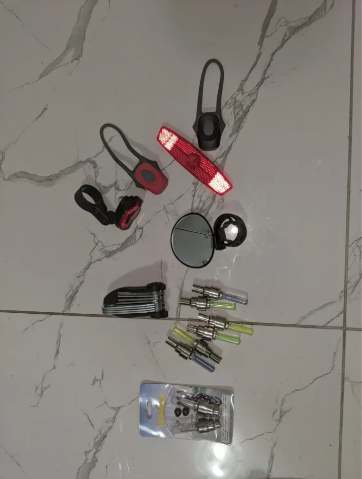 Regular Folding Bike, Steel Frame with Fenders and Rear Rack image indicator(2)