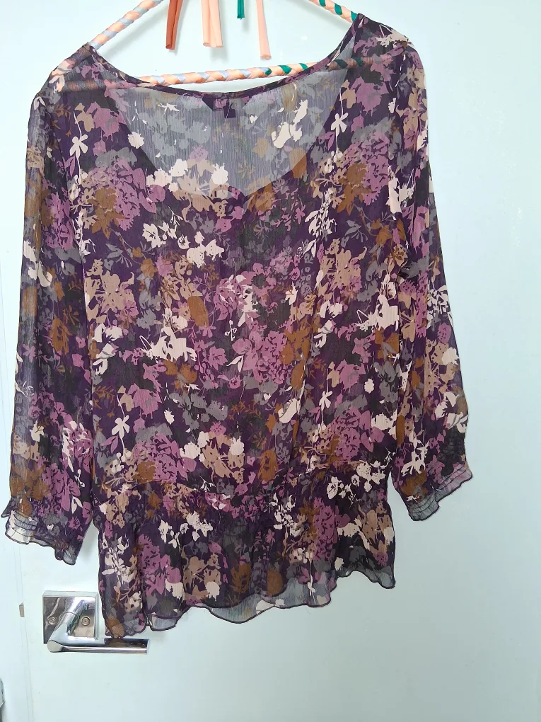 Reitmans Floral Blouse - Size L/G image indicator(3)
