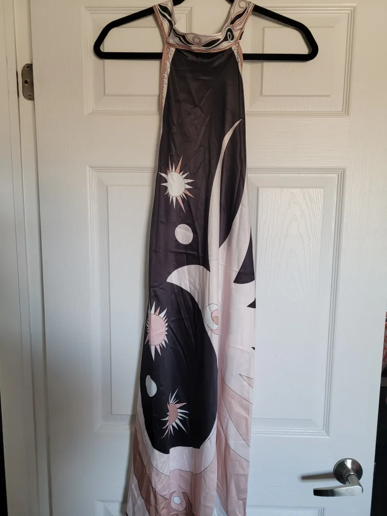 Assorted Women's Dresses size medium image indicator(2)