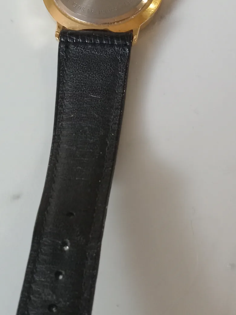 Accutron Quartz Gold & Black Watch image indicator(9)