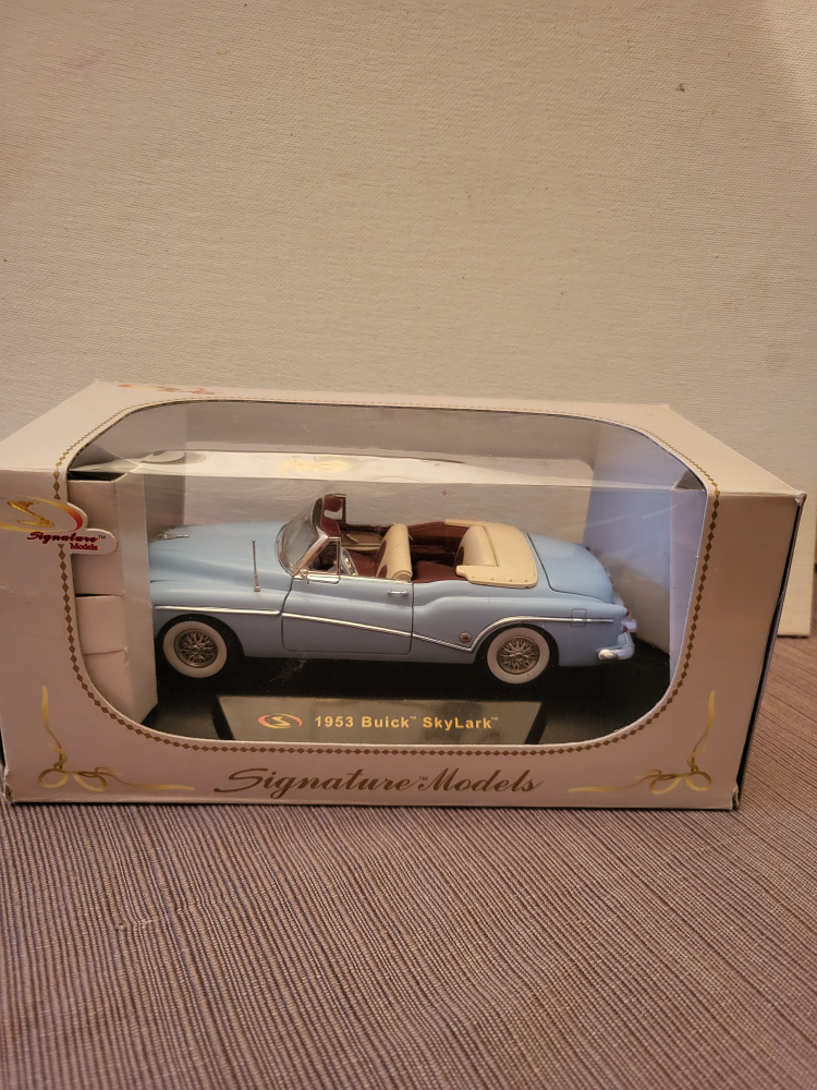 1953 Buick SkyLark Signature Models Diecast Car