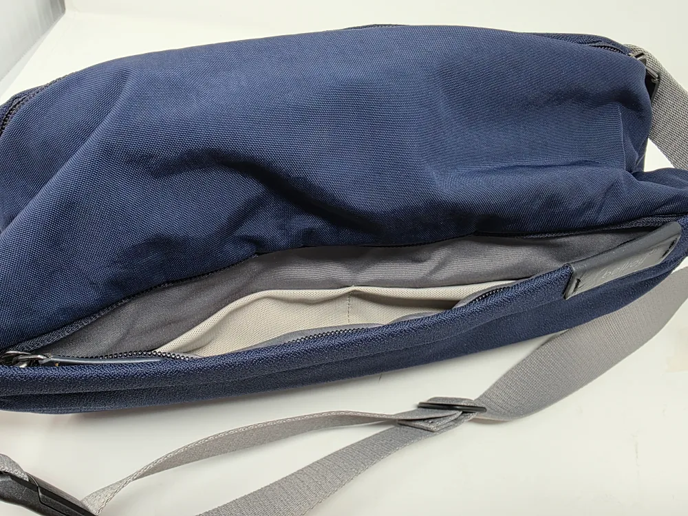 Bellroy Sling Bag Navy image indicator(5)