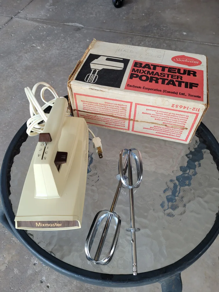 Vintage Sunbeam Mixmaster Hand Mixer thumbnail