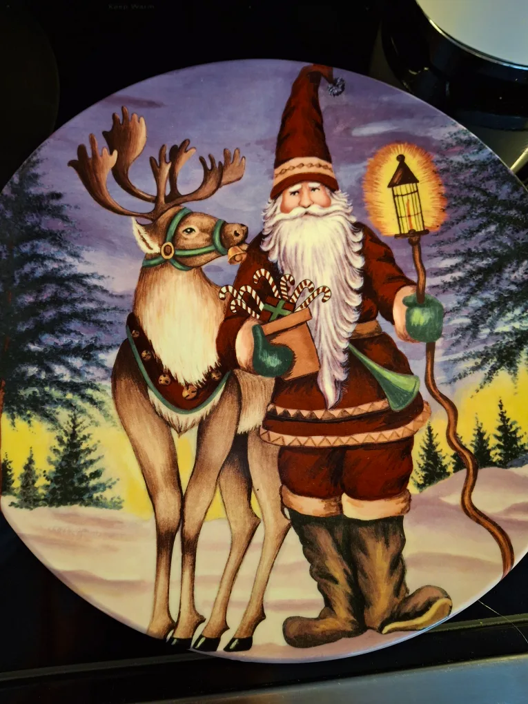 large ceramic christmas bowl ans server. image indicator(2)