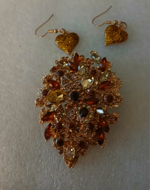 Vintage Brooch/earrings thumbnail