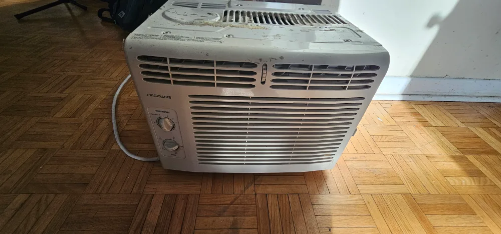 5000 BTU Frigidaire Window Air Conditioner thumbnail