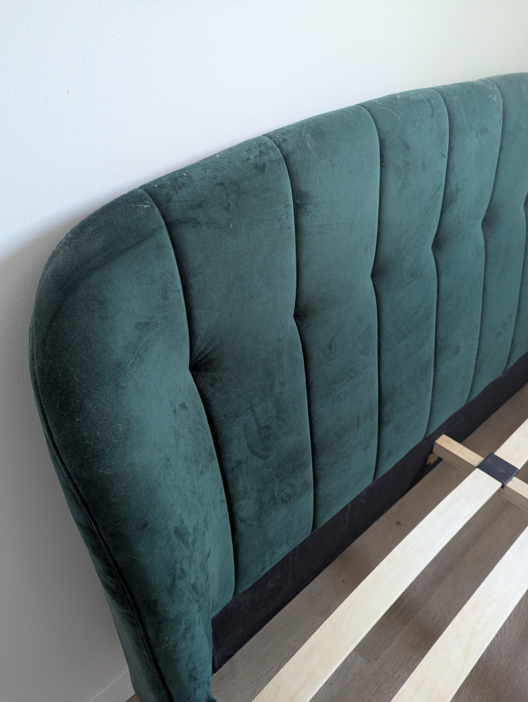 Green Velvet Bed Frame - Queen 👑 - photo 2
