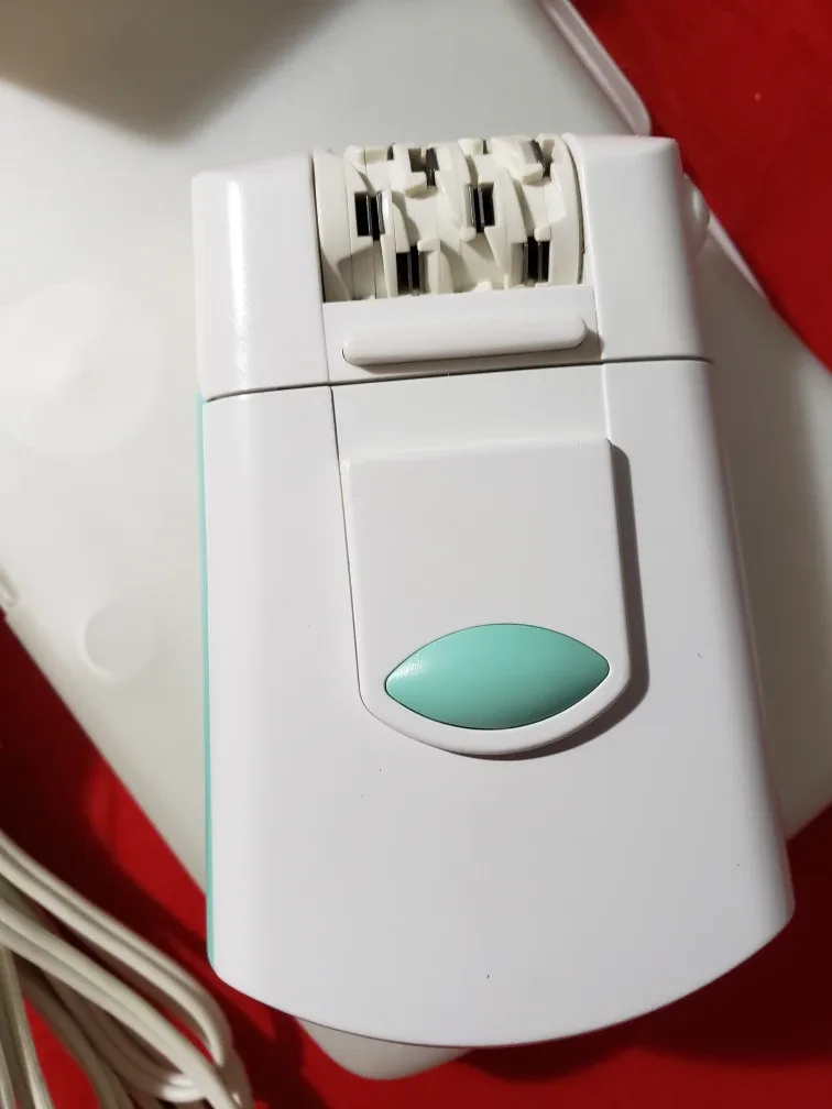 Silk-épil Epilator with Power Supply thumbnail