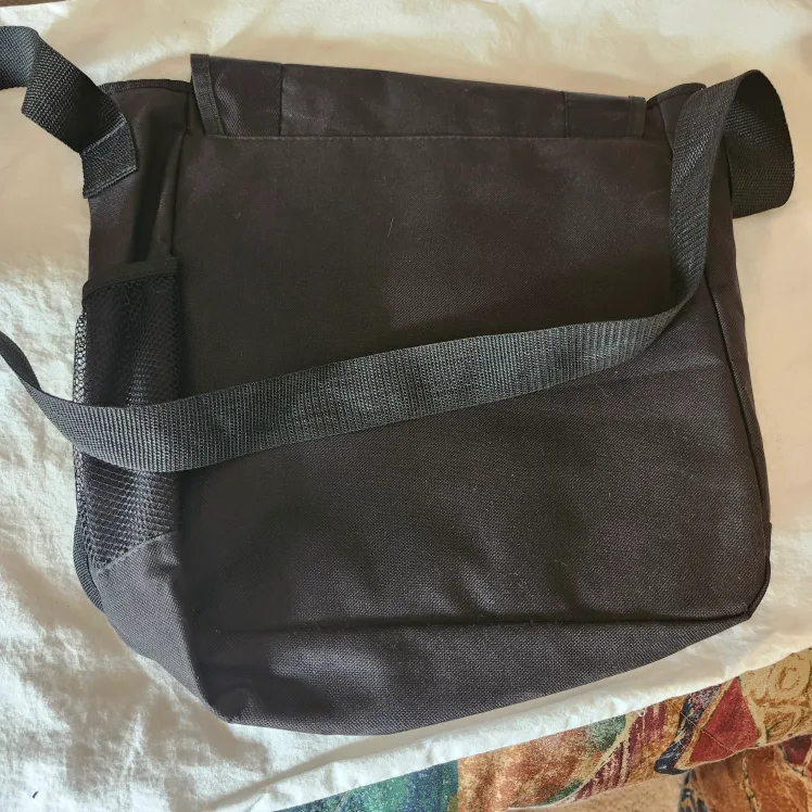 Strongbow Cider Black Messenger Bag image indicator(3)