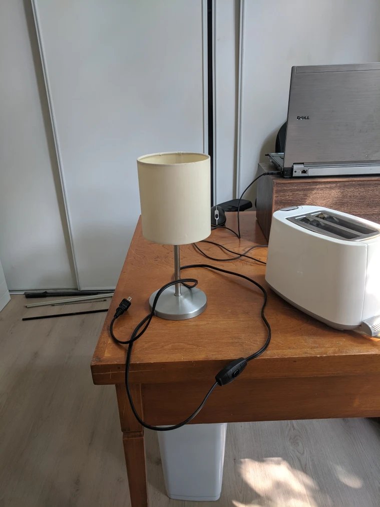 Small Table Lamp with Beige Shade - photo 3