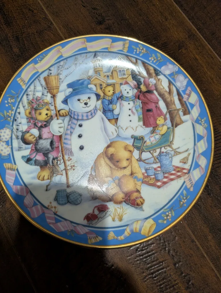 Royal Doulton Teddy Bear Winter Wonderland Plate thumbnail