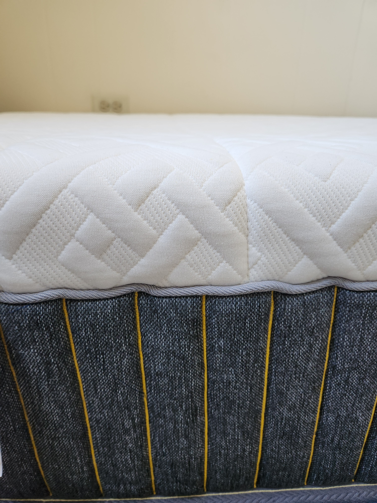 Memory Foam Thick Twin Mattress - Great Condition - photo 2