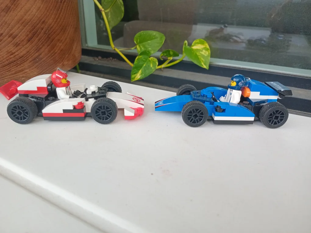 Lego Formula 1 Race Cars - Set of 2 image indicator(2)