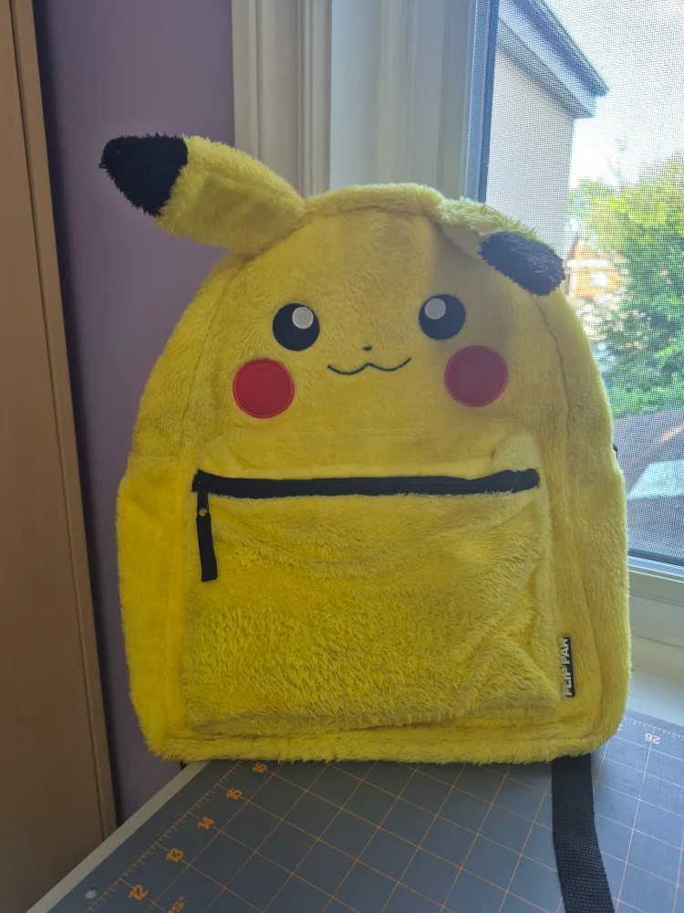 Pikachu Backpack, reversible, thumbnail