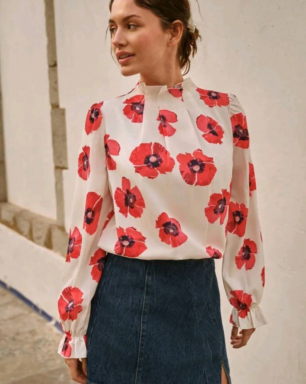 NEW Shein Floral Print Blouse - Size M thumbnail