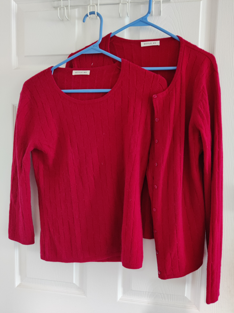 Red Cashmere Sweater Set size S/M