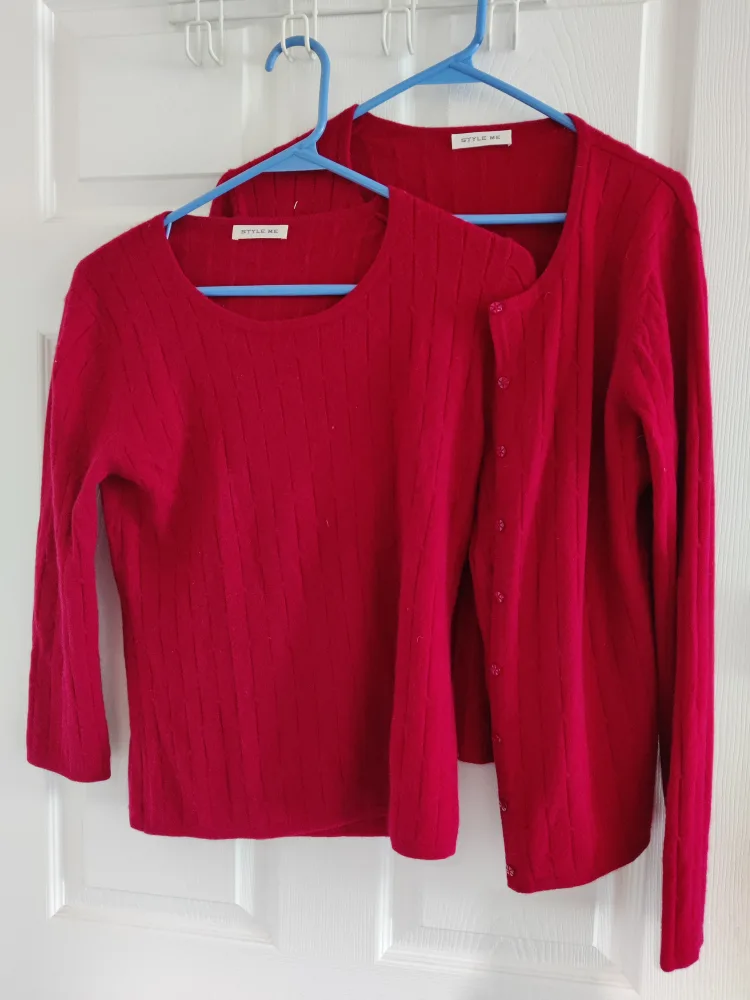 Red Cashmere Sweater Set size S/M thumbnail