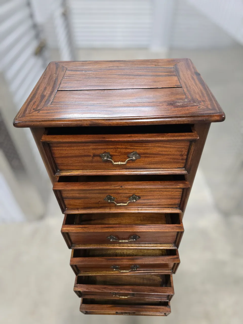 Free Delivery Antique Brown Wooden Chest of Drawers image indicator(7)