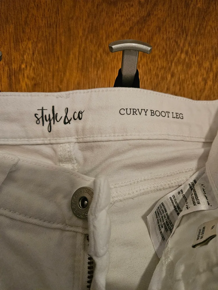 Style & Co Curvy Boot Leg White Jeans - Size 4P image indicator(2)