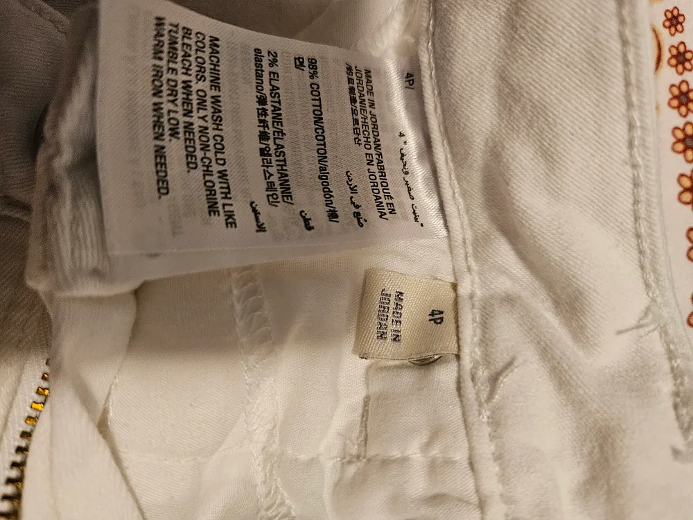 Style & Co Curvy Boot Leg White Jeans - Size 4P image indicator(3)