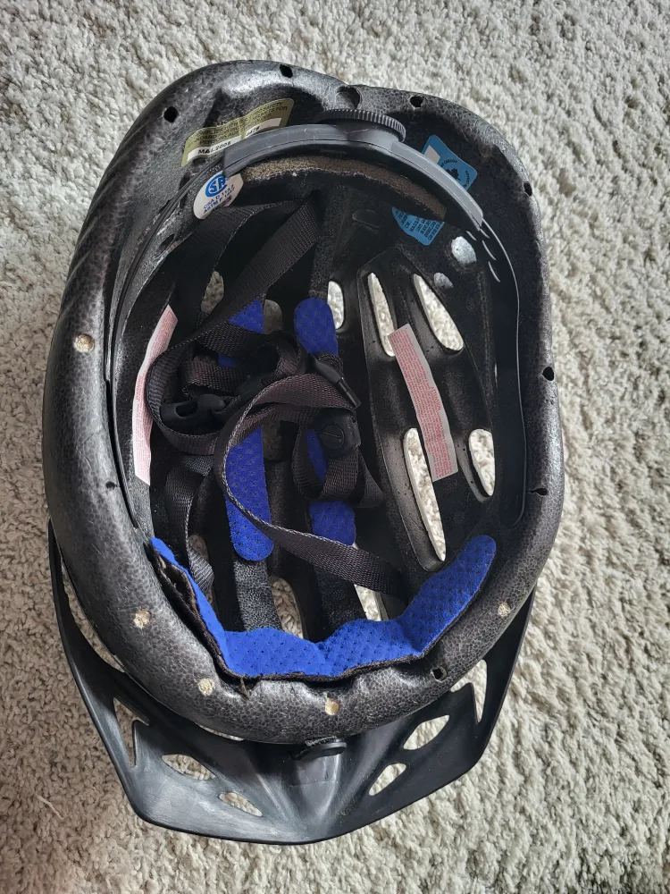 Louis Garneau Bike Helmet image indicator(2)