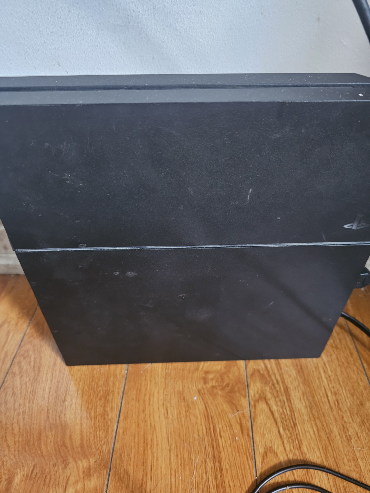 PlayStation 4 (PS4) Console