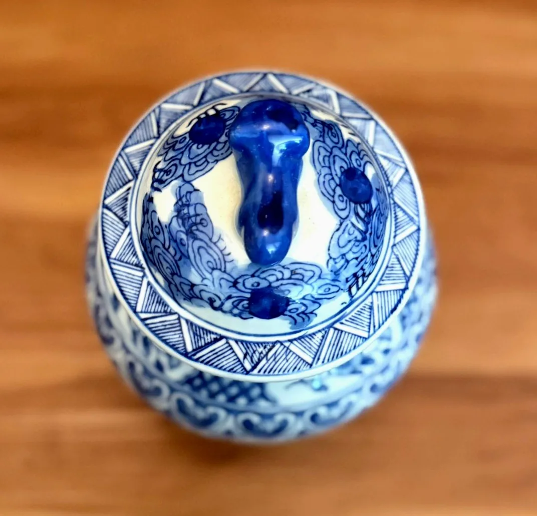 Large Blue & White Dragon Ginger Jar image indicator(3)