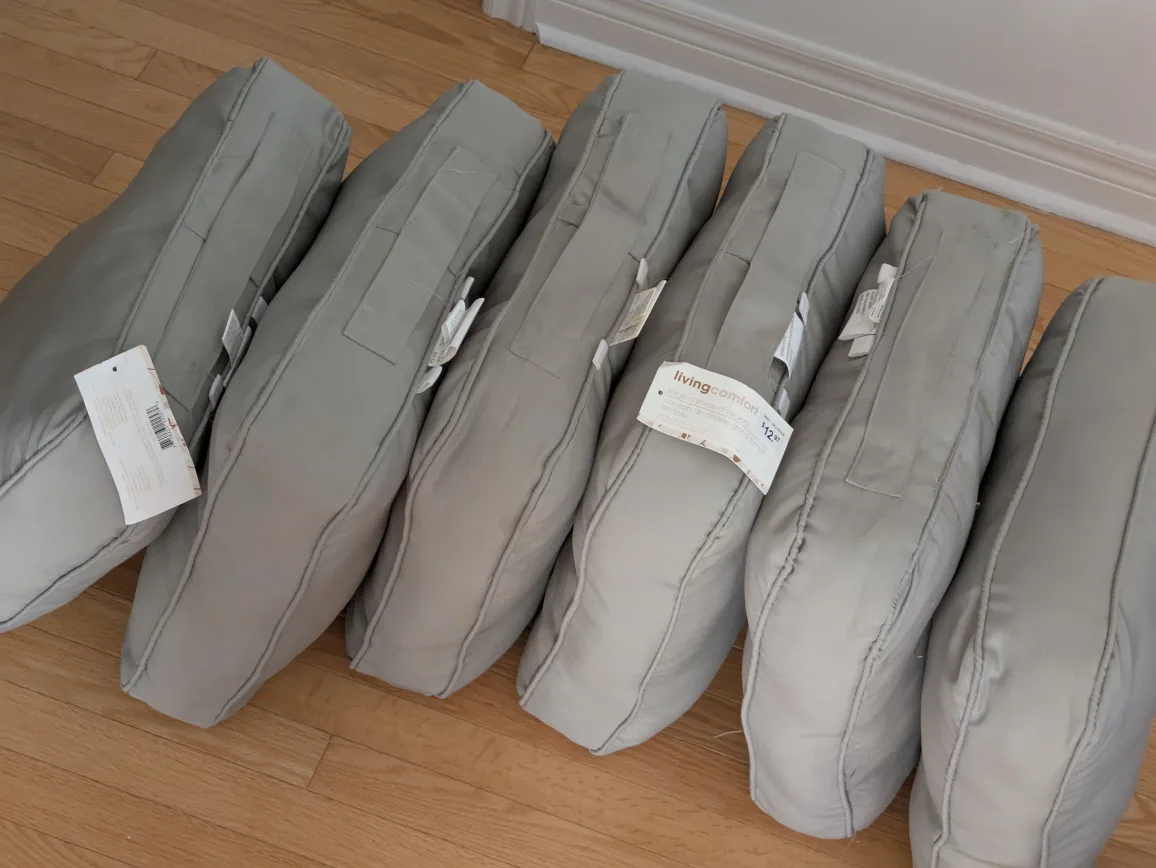 Living Comfort Outdoor Cushions - Set of 6 thumbnail