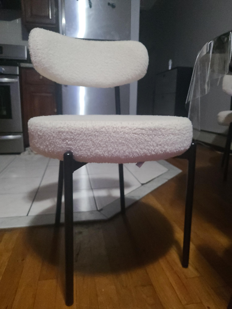 Round Dining Table with 4 Boucle Chairs - photo 2