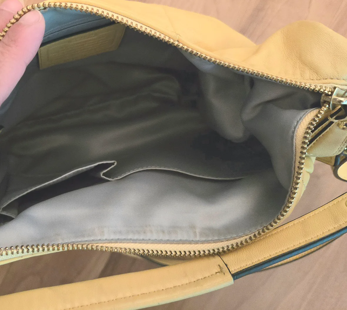 Coach Leather Bag, Authentic image indicator(8)