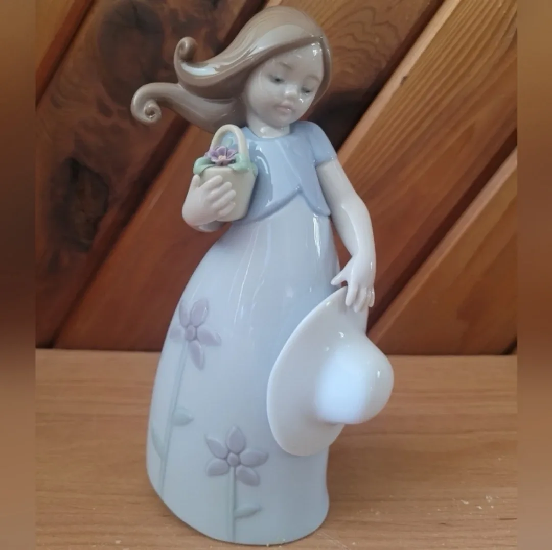 Lladro by José Santaeulalia thumbnail