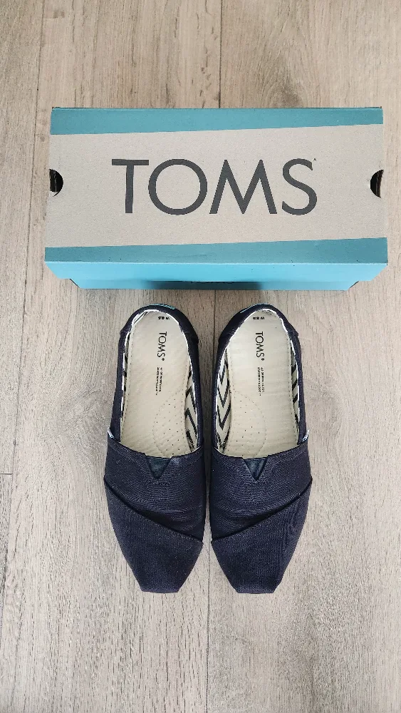 TOMS Black Canvas Slip-On Shoes - Size 8.5 image indicator(5)