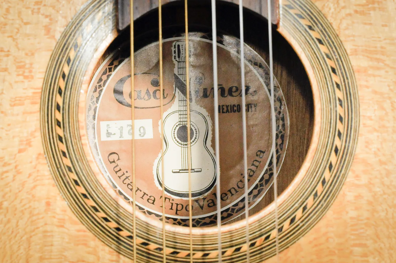 Vintage Casa Nuñez Classical Guitar image indicator(3)