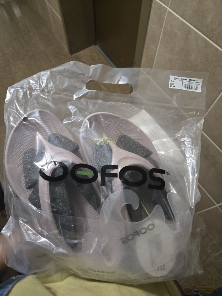 New OOFOS OOlala Women's Stardust Flip Flops - Size 5