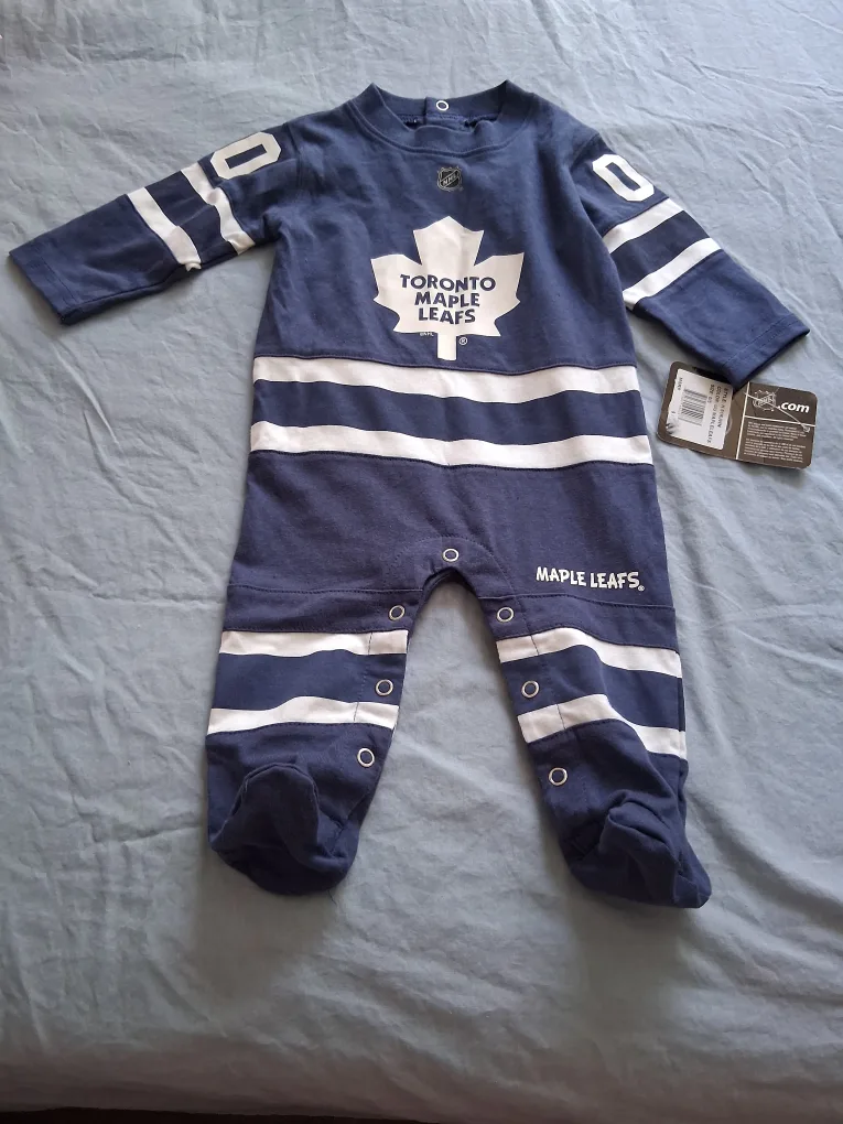 New Toronto Maple Leafs 0-3 Months Onesie image indicator(2)
